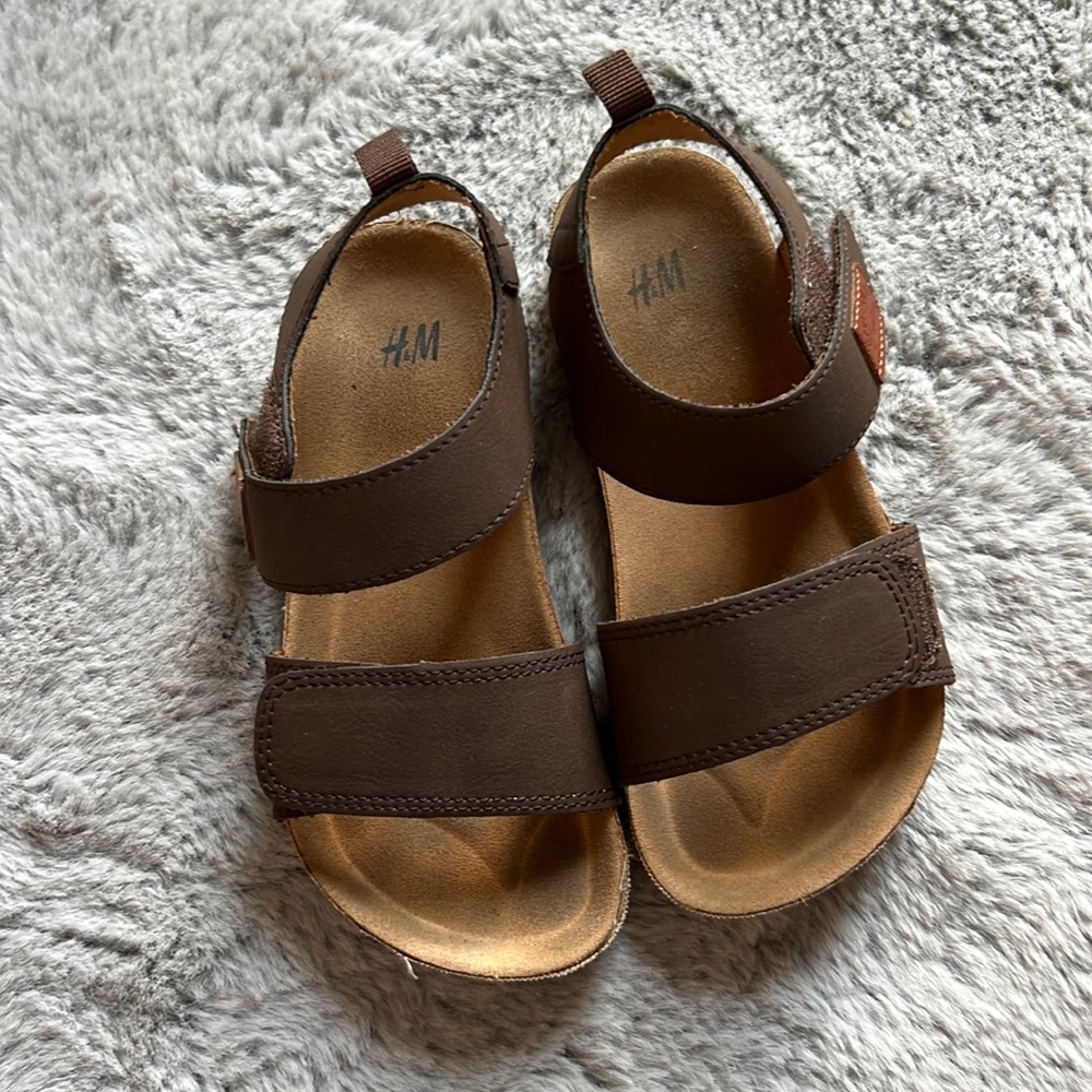H&M toddler boys sandals size 9.5